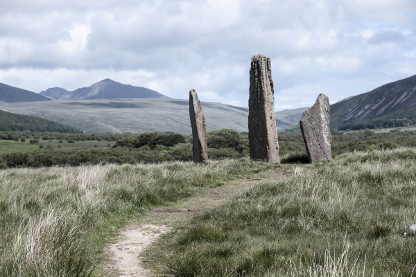 Trois menhirs